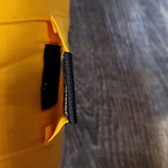 Men Like New Polar Gear reversible yellow & black Vest pocket is carrying bag LG - Picture 13 of 16